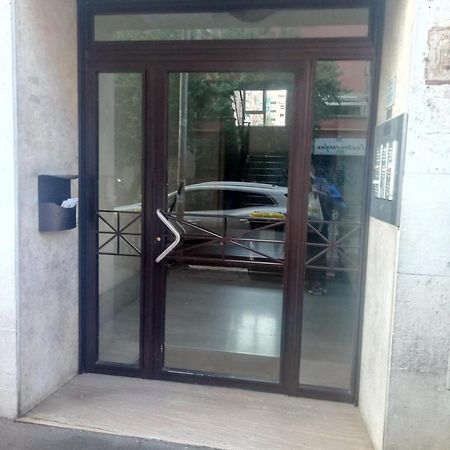 Casa Blaserna Nel Cuore Dello Shopping A Marconi E Trastevere Roma Exterior foto
