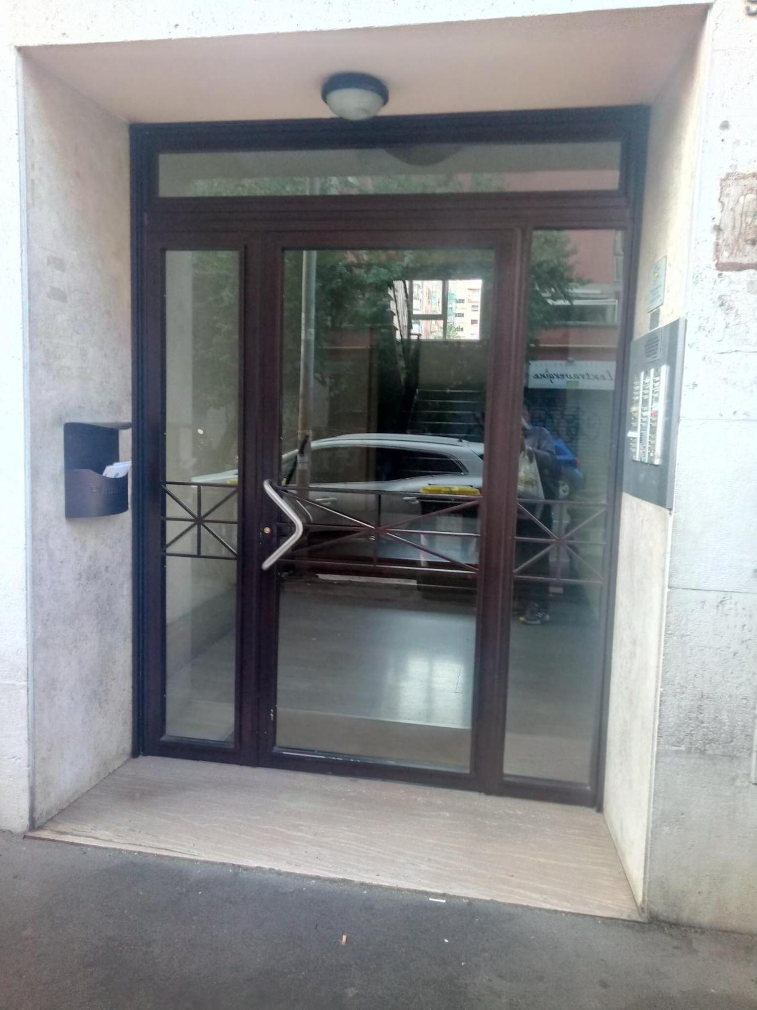 Casa Blaserna Nel Cuore Dello Shopping A Marconi E Trastevere Roma Exterior foto